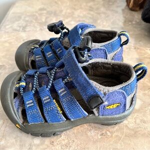 NIB New Little Kids Keen Newport H2 Blue Strappy Outdoor Shoes Sandals Size 6T